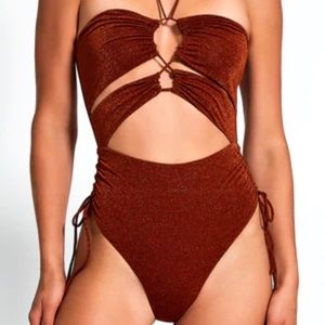 Devon Windsor Faye Full-Piece